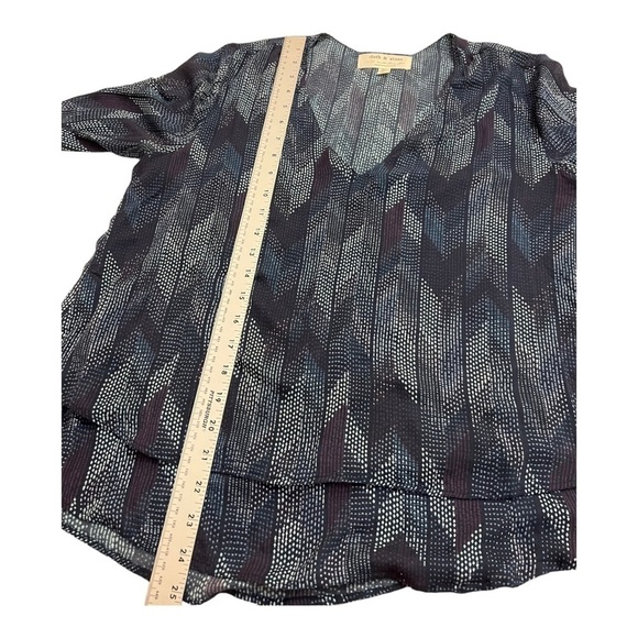Cloth and Stone Geometric Blouse Size Medium - Picture 7 of 9